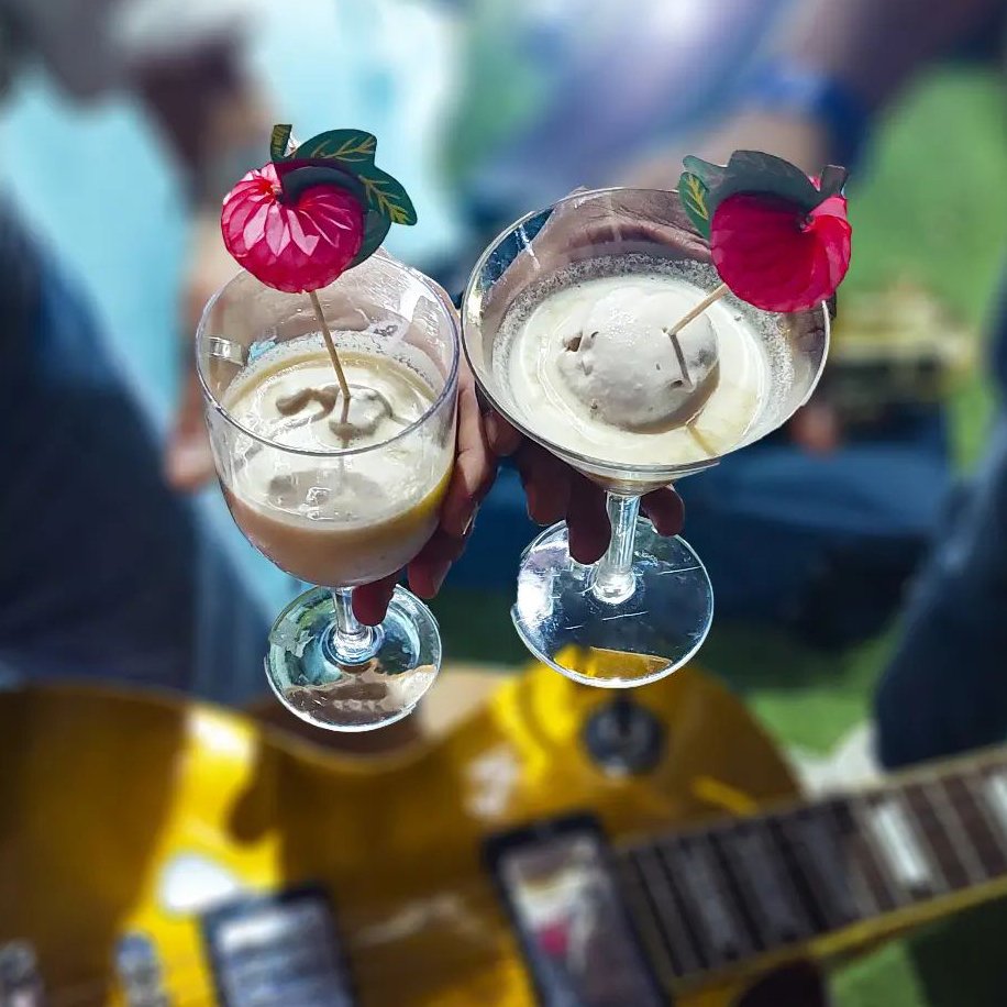 copas de helado con alcohol