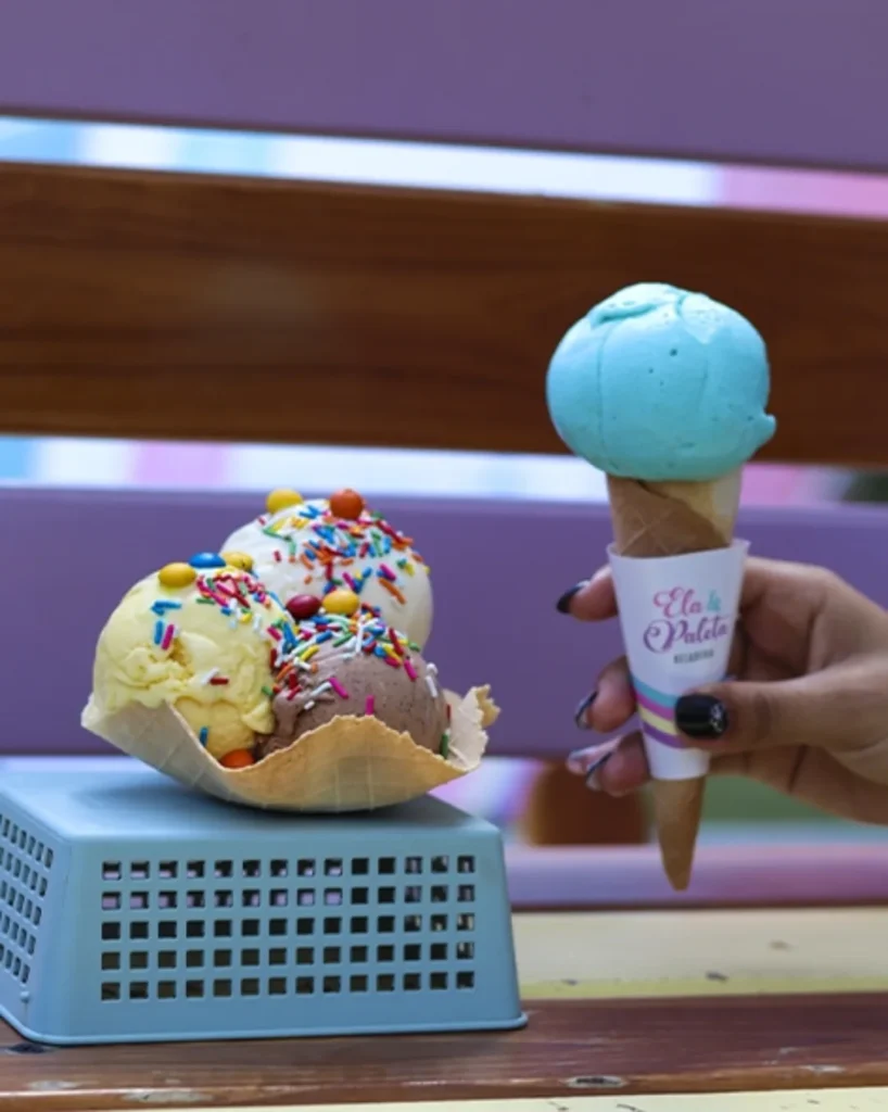 cono de helado y cesta